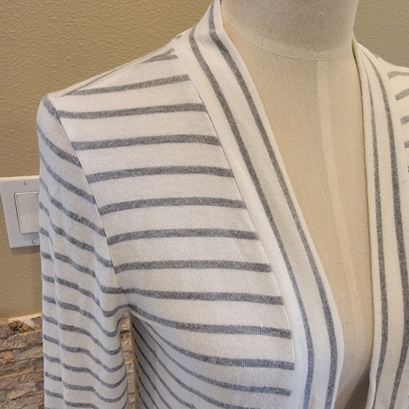 MIX by 41 Hawthorn Barona Brushed Knit Cardigan size S - Picture 5 of 7